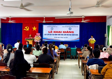Lễ Khai giảng các lớp đào tạo vừa làm vừa học năm 2025 – liên kết Trường ĐH Đồng Tháp